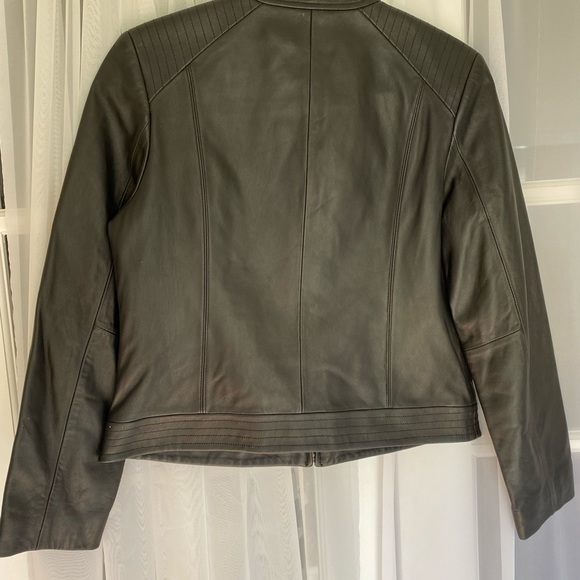 Valerie Stevens Womans Black leather Jacket 
Size M
Never worn. - Picture 4 of 4